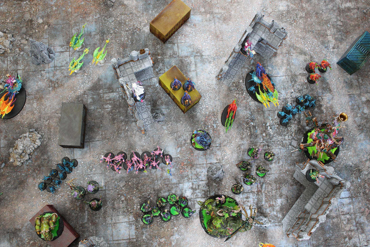 Urban Ruins - Neoprene Battle Mat - Warhammer, AoS, 40K, Kill Team, MCP, Shatterpoint, Legion, Deadzone, More - 22x30