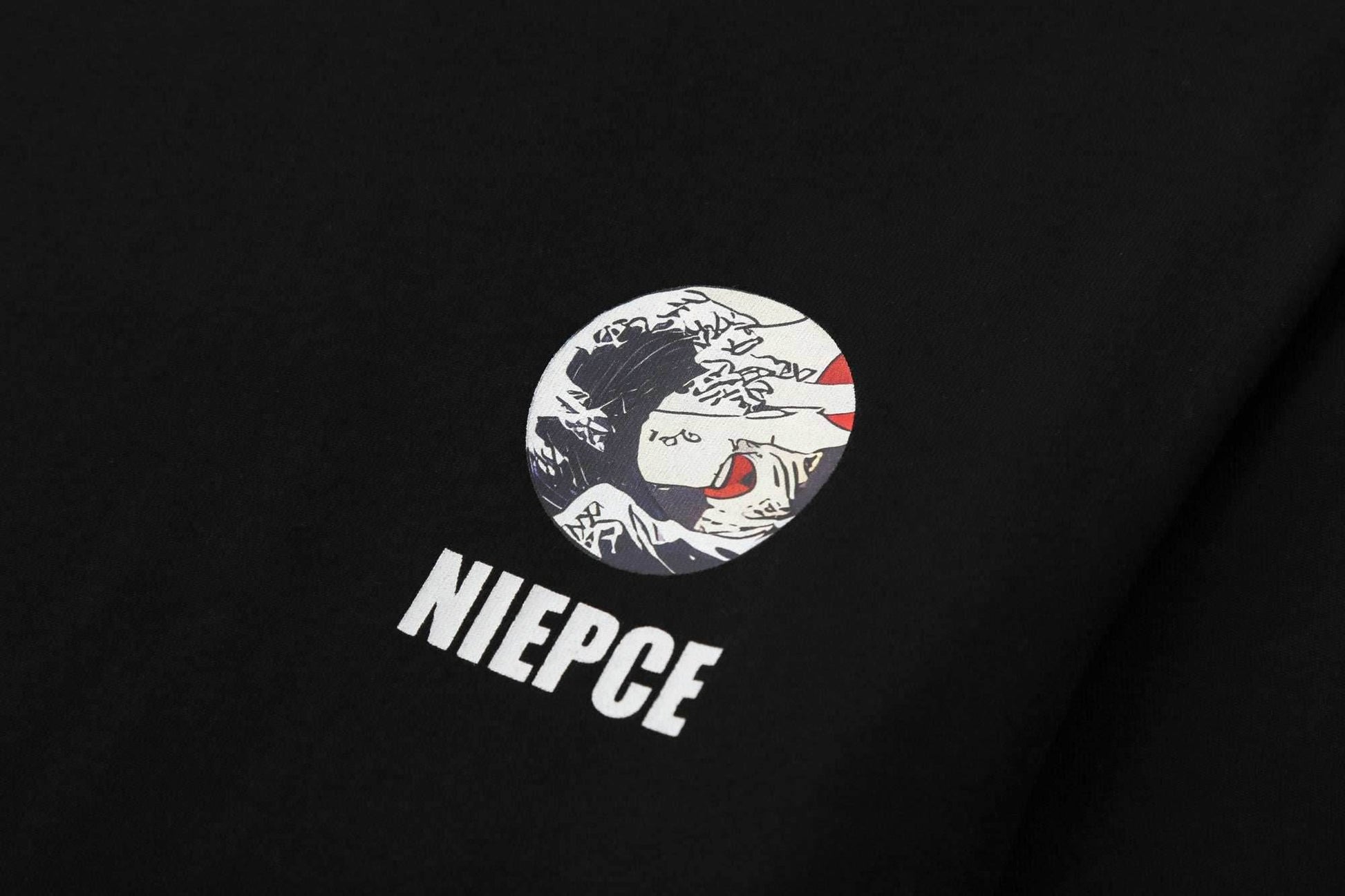 YeT008 Law of Nature Tee - Black / S