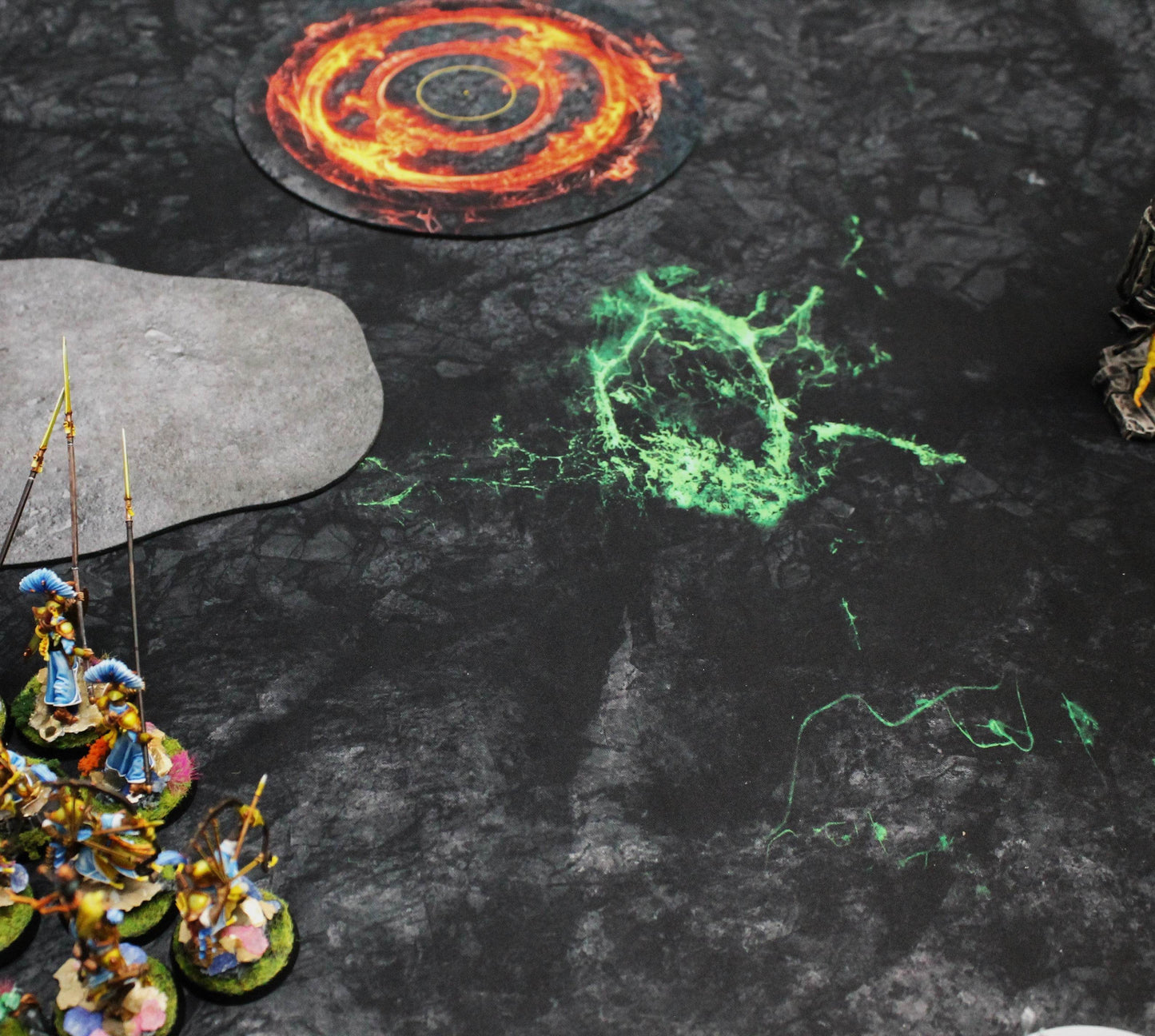 Blighted Cavern - Neoprene Battle Mat - Warhammer, AoS, 40K, Kill Team, MCP, Shatterpoint, Legion, More - 44x60