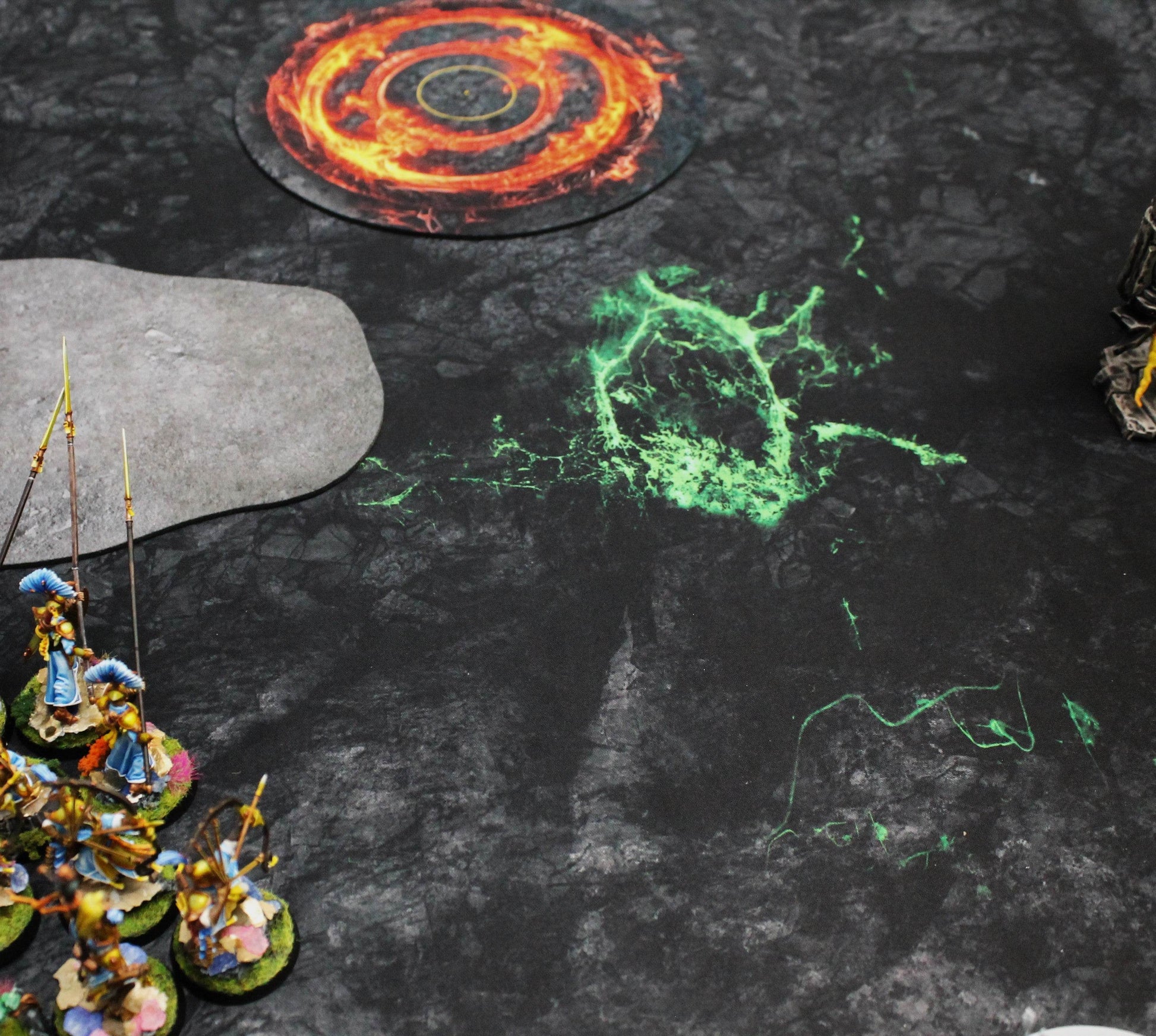 Blighted Cavern - Neoprene Battle Mat - Warhammer, AoS, 40K, Kill Team, MCP, Shatterpoint, Legion, More - 44x60