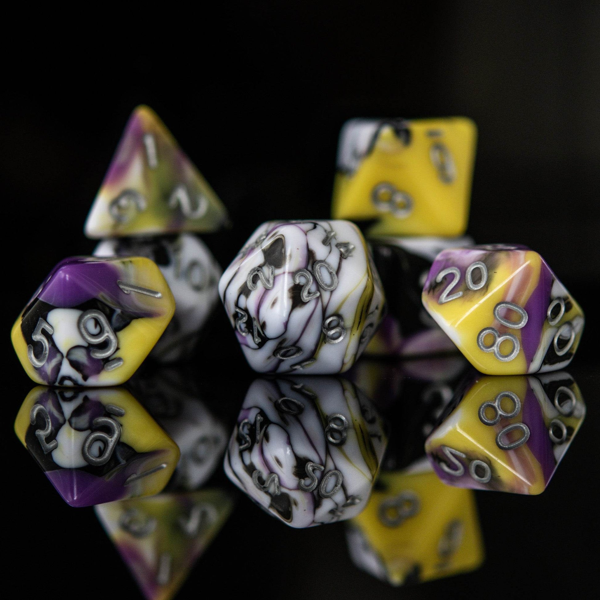 Illusion Acrylic Dice Set - 