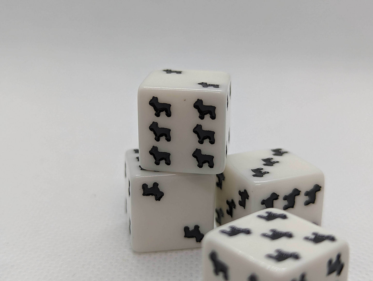 Bulldog Dice Opaque White w/Black Bulldogs 16mm d6 Dice (sold per die) - 