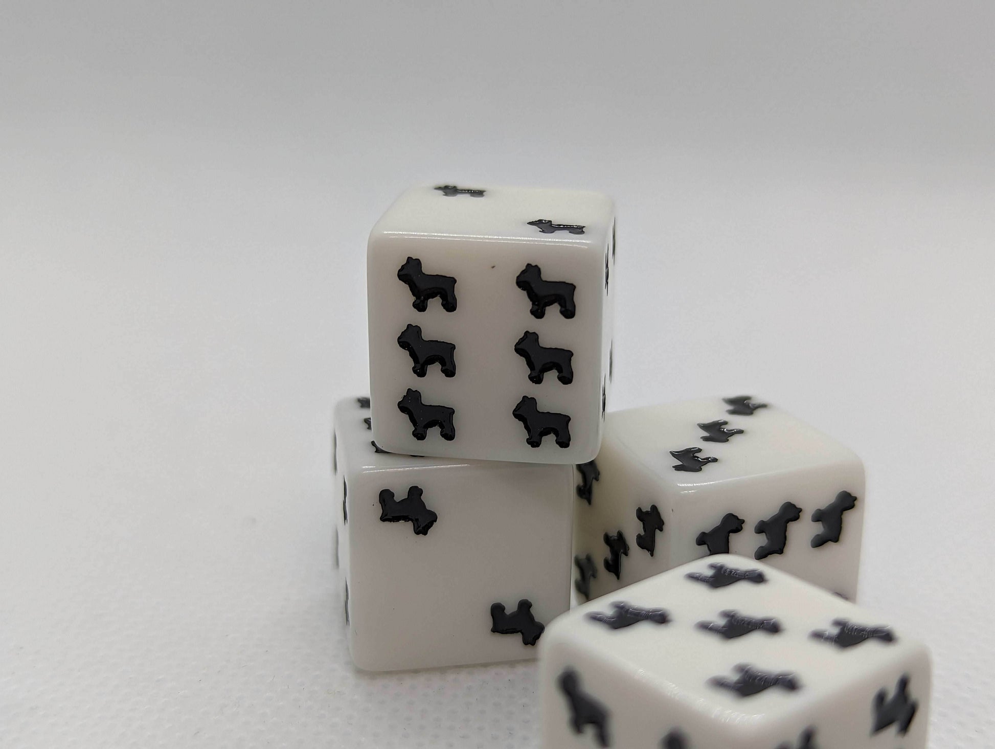 Bulldog Dice Opaque White w/Black Bulldogs 16mm d6 Dice (sold per die) - 