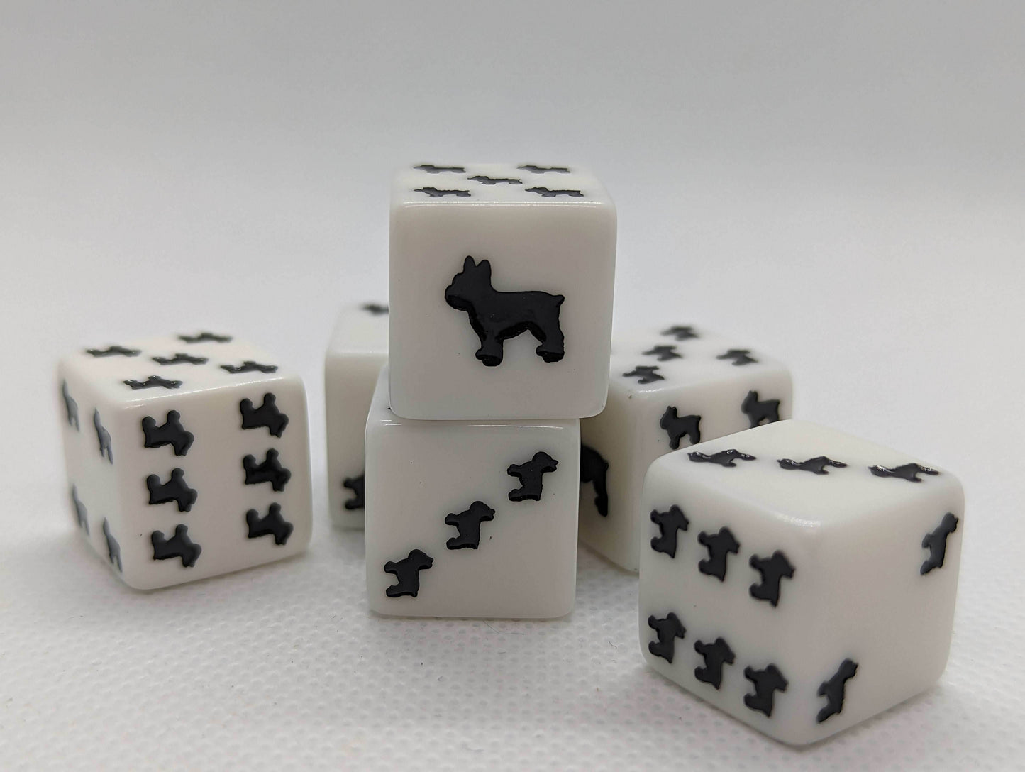 Bulldog Dice Opaque White w/Black Bulldogs 16mm d6 Dice (sold per die) - 