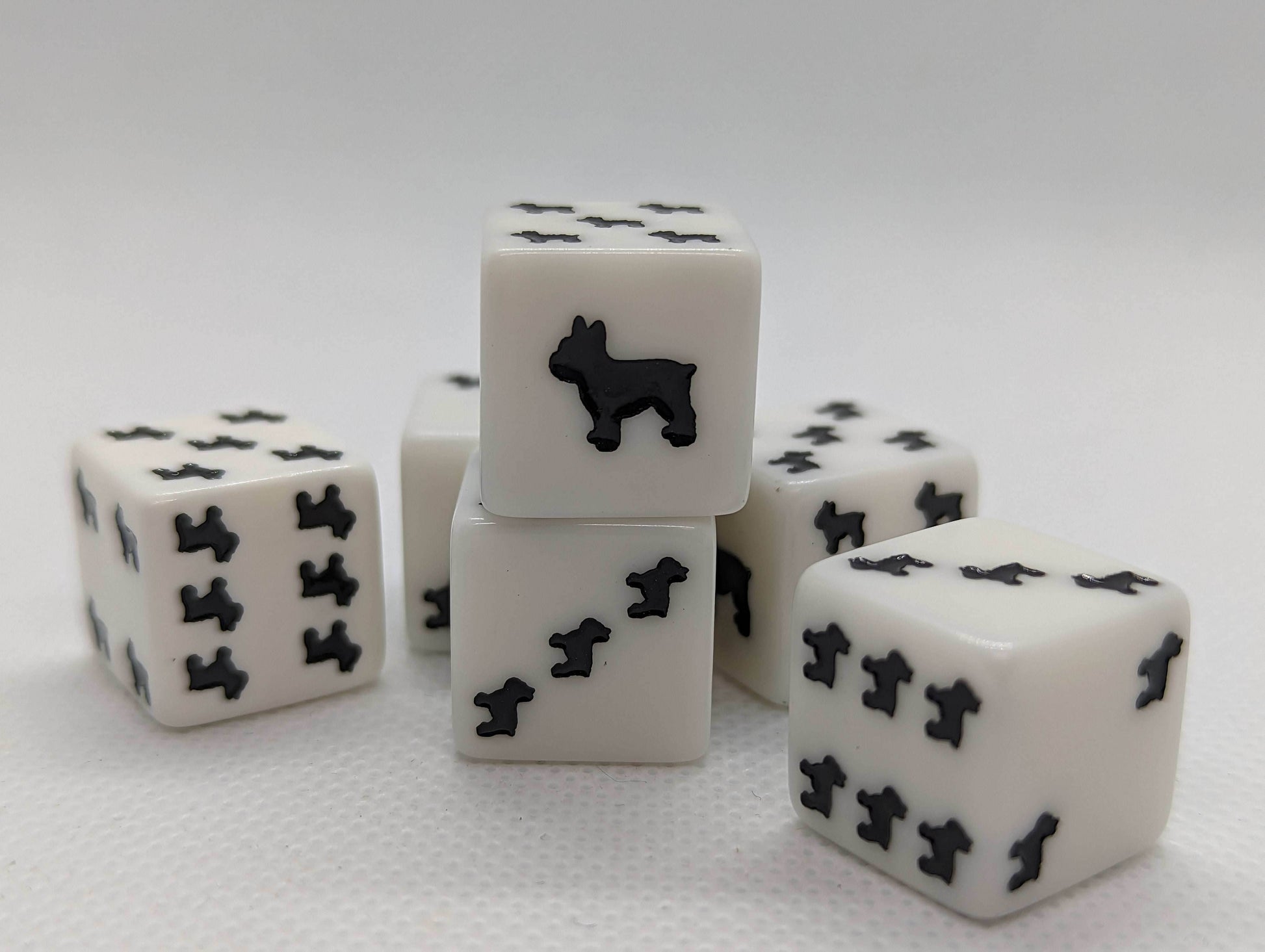 Bulldog Dice Opaque White w/Black Bulldogs 16mm d6 Dice (sold per die) - 