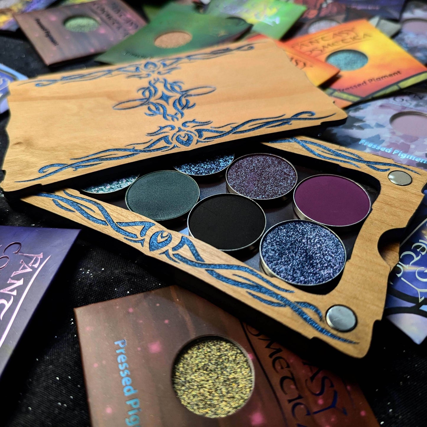 The Palette of Power - Empty Magnetic Palette - 15 Pan - Black