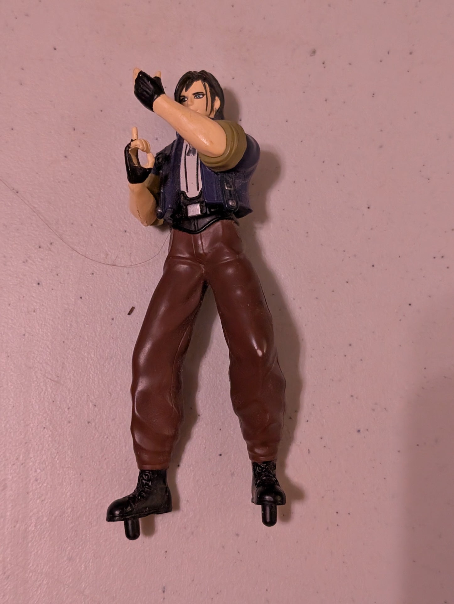 LAGUNA LOIRE  VINTAGE 1999 FINAL FANTASY VIII DELUXE FIGURE SQUARE ENIX(Action Figure, SciFi/Fantasy, Collectable, Vintage, Loose, Missing Parts/pieces, Incomplete)