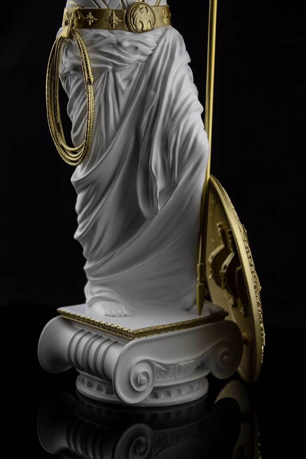 Wonder Woman: Princess of Themyscira Statue - 