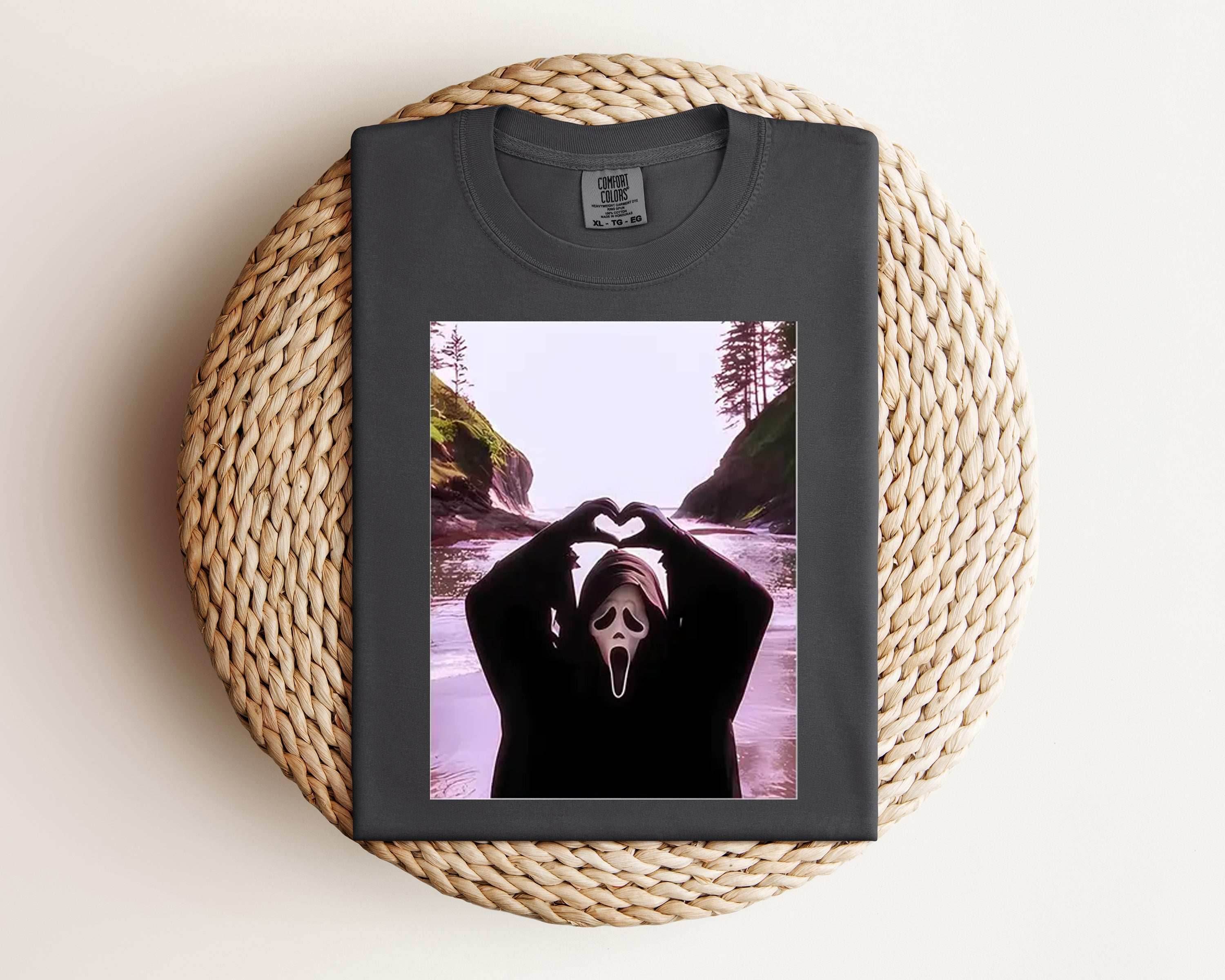 Ghostface Love Graphic Tee - S