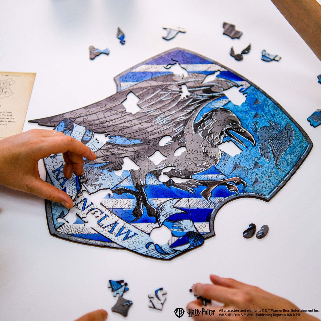 Wooden jigsaw puzzle Harry Potter Ravenclaw™ Gameplay