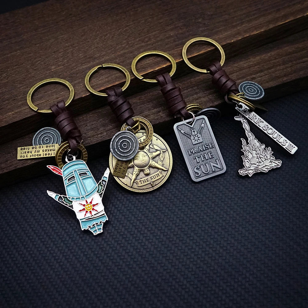 DARK SOULS Leather Keychain Sun Knight Onion Kinght Key Chain Keyring Keychains Game Accessories Car Key Ring