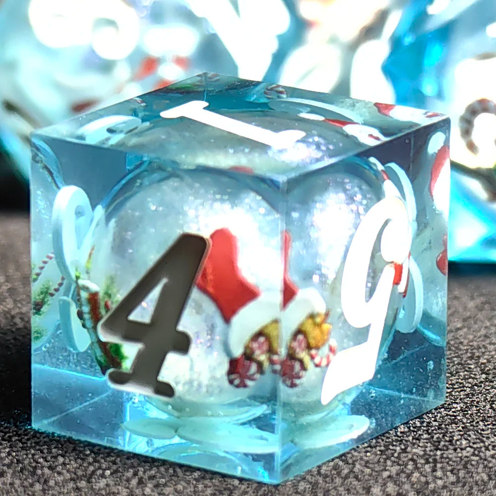 DND Santa Claus Resin Dice Liquid Quicksand Dice D+D Dice Used For Dungeon and Dragon Pathfinder Role Playing Game(RPG)MTG Game