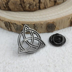 New round Celtic knot men's lapel pin, stainless steel gold-plated badge, black brooch for suit accessories, gift for father