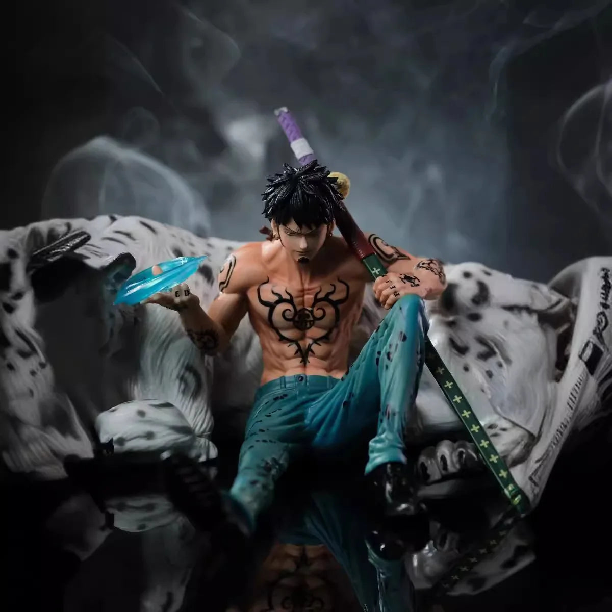 Trafalgar D. Water Law and Snow Leopard Anime Figurine, One Piece Action Figures Statues 25 CM