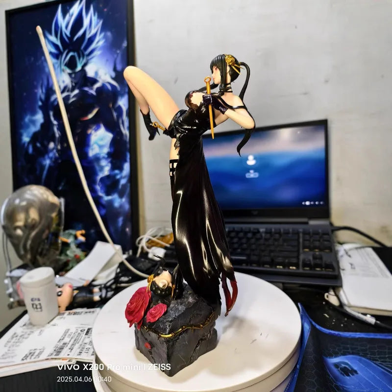 Yor Forger Anime Figurine, Spy × Family Battle PVC Figures Statue 37 CM