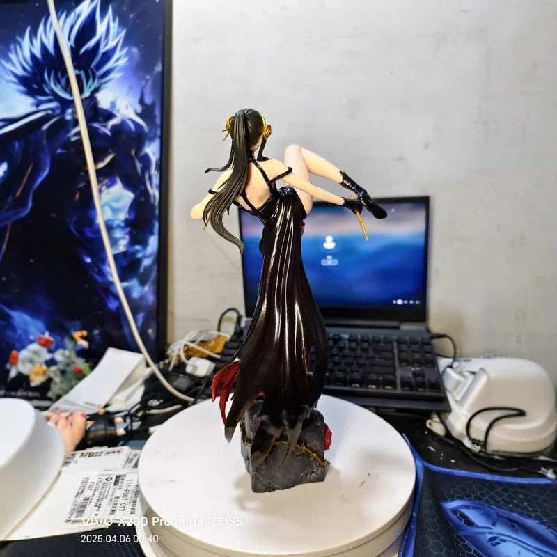 Yor Forger Anime Figurine, Spy × Family Battle PVC Figures Statue 37 CM
