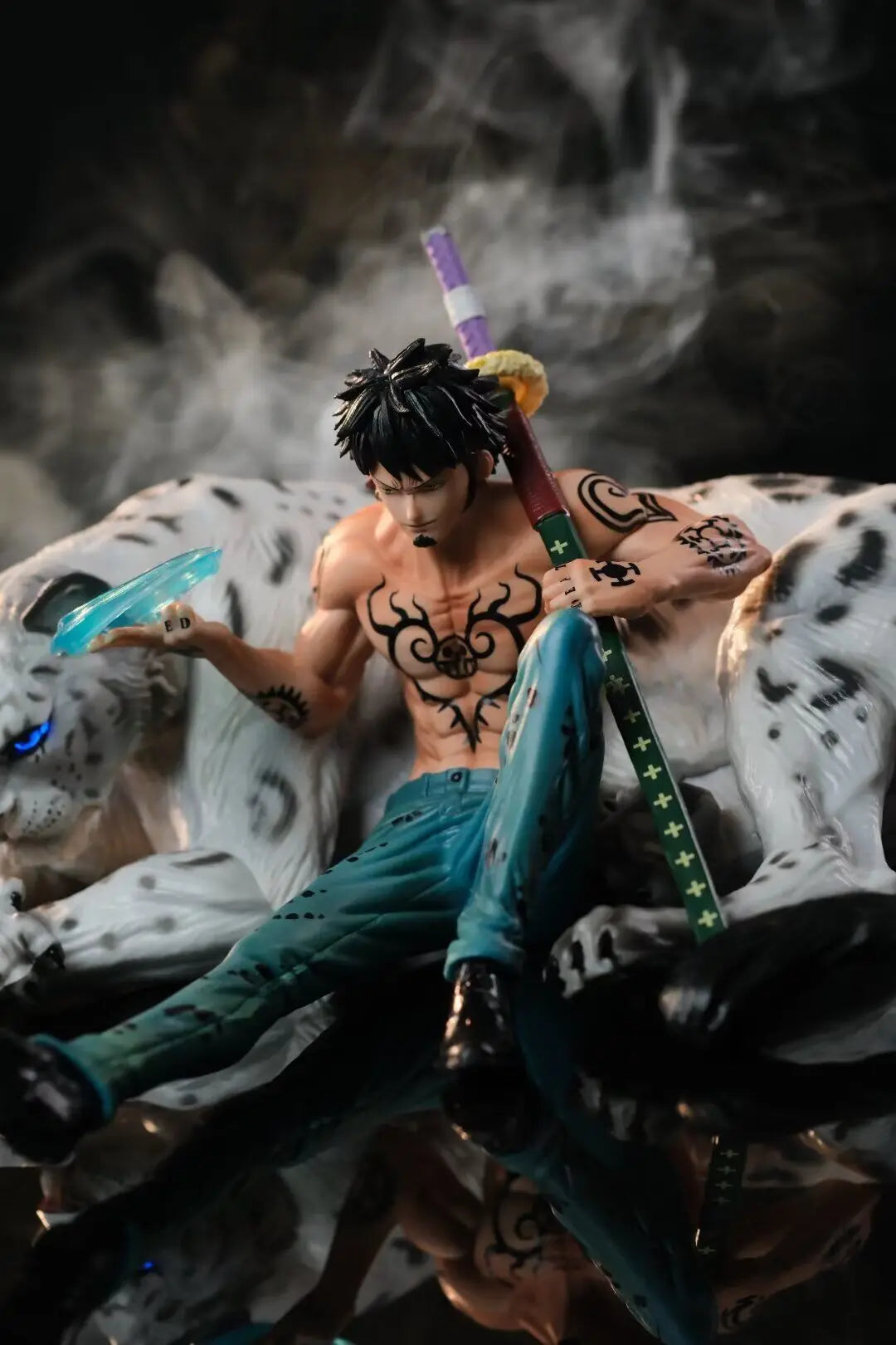 Trafalgar D. Water Law and Snow Leopard Anime Figurine, One Piece Action Figures Statues 25 CM
