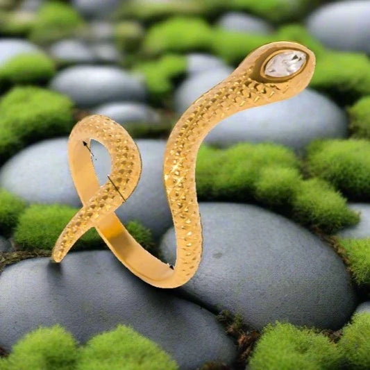Anneau de serpent viking de serpent cobra avec capuche incrustée de pierres précieuses