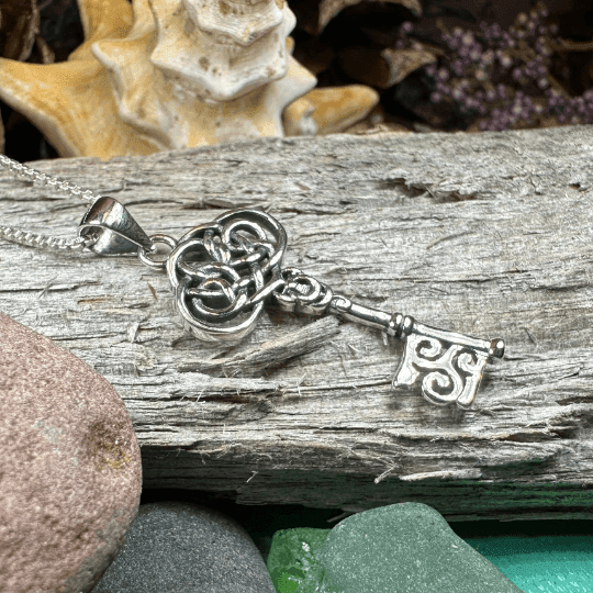 Adelaide Celtic Key Necklace - 18