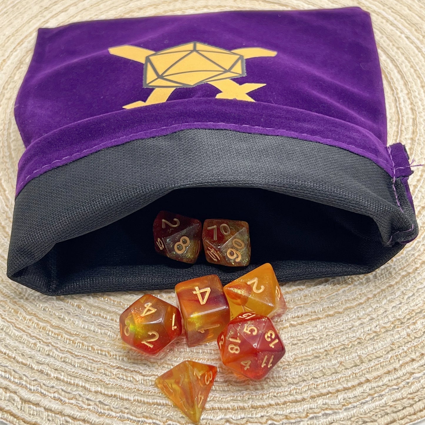 1PCS Dice Bag I Velvet Drawstring Pouch Ideal Size for Tarot Oracle Cards Dungeons and Dragons Accessories Runes Jewelry
