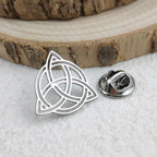 New round Celtic knot men's lapel pin, stainless steel gold-plated badge, black brooch for suit accessories, gift for father