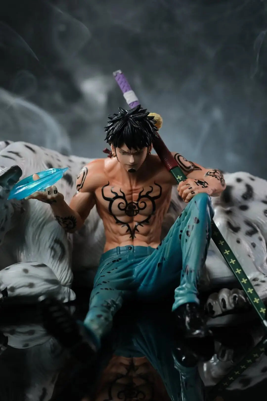 Trafalgar D. Water Law and Snow Leopard Anime Figurine, One Piece Action Figures Statues 25 CM