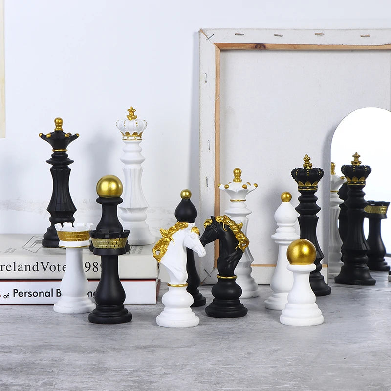 Pièces d'échecs en résine, accessoires de jeux de société, Figurines d'échecs internationales, décoration de maison rétro, ornements d'échecs modernes simples, 1 pièce