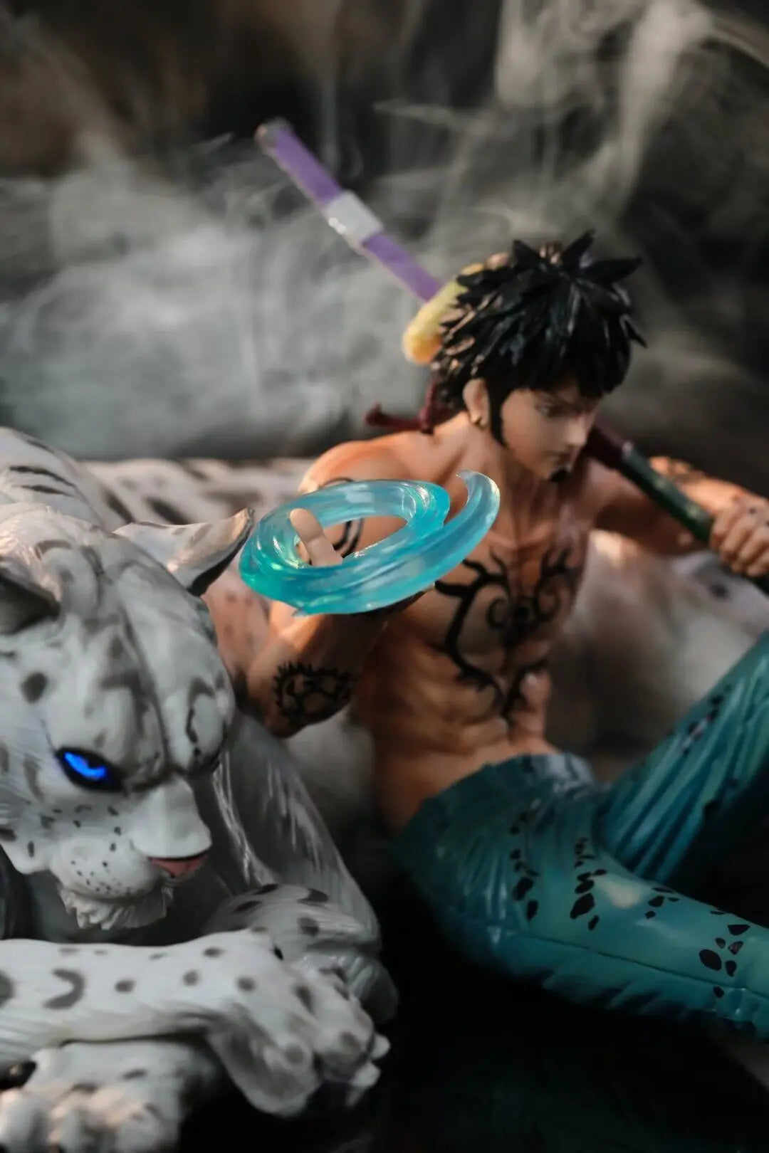 Trafalgar D. Water Law and Snow Leopard Anime Figurine, One Piece Action Figures Statues 25 CM