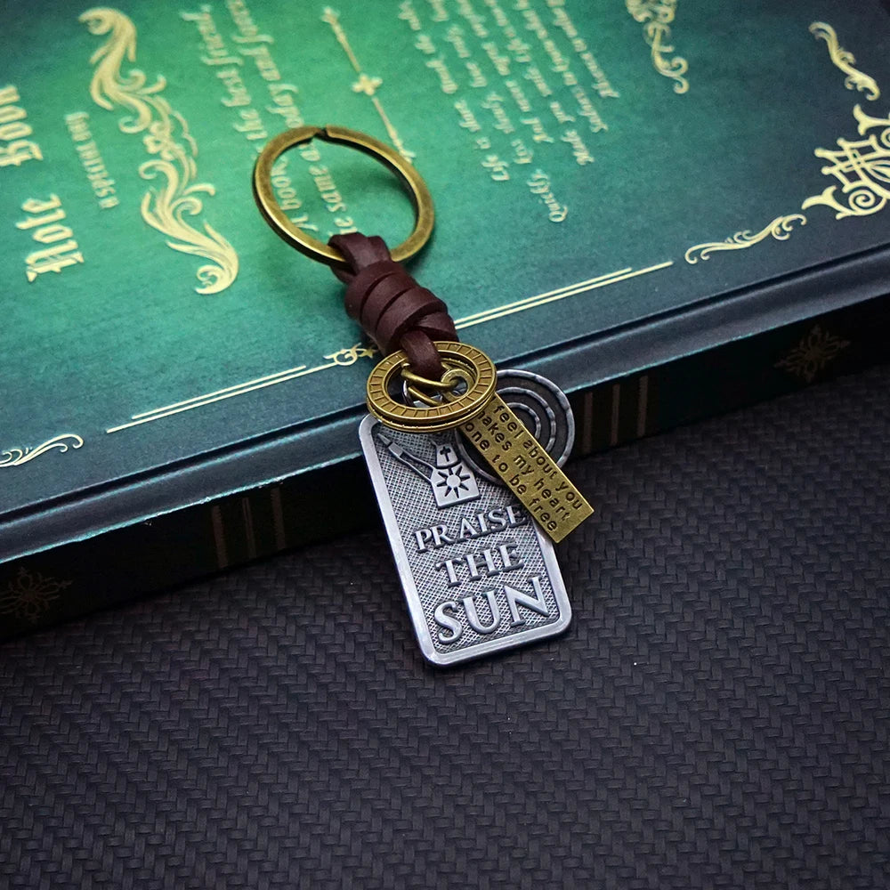 DARK SOULS Leather Keychain Sun Knight Onion Kinght Key Chain Keyring Keychains Game Accessories Car Key Ring