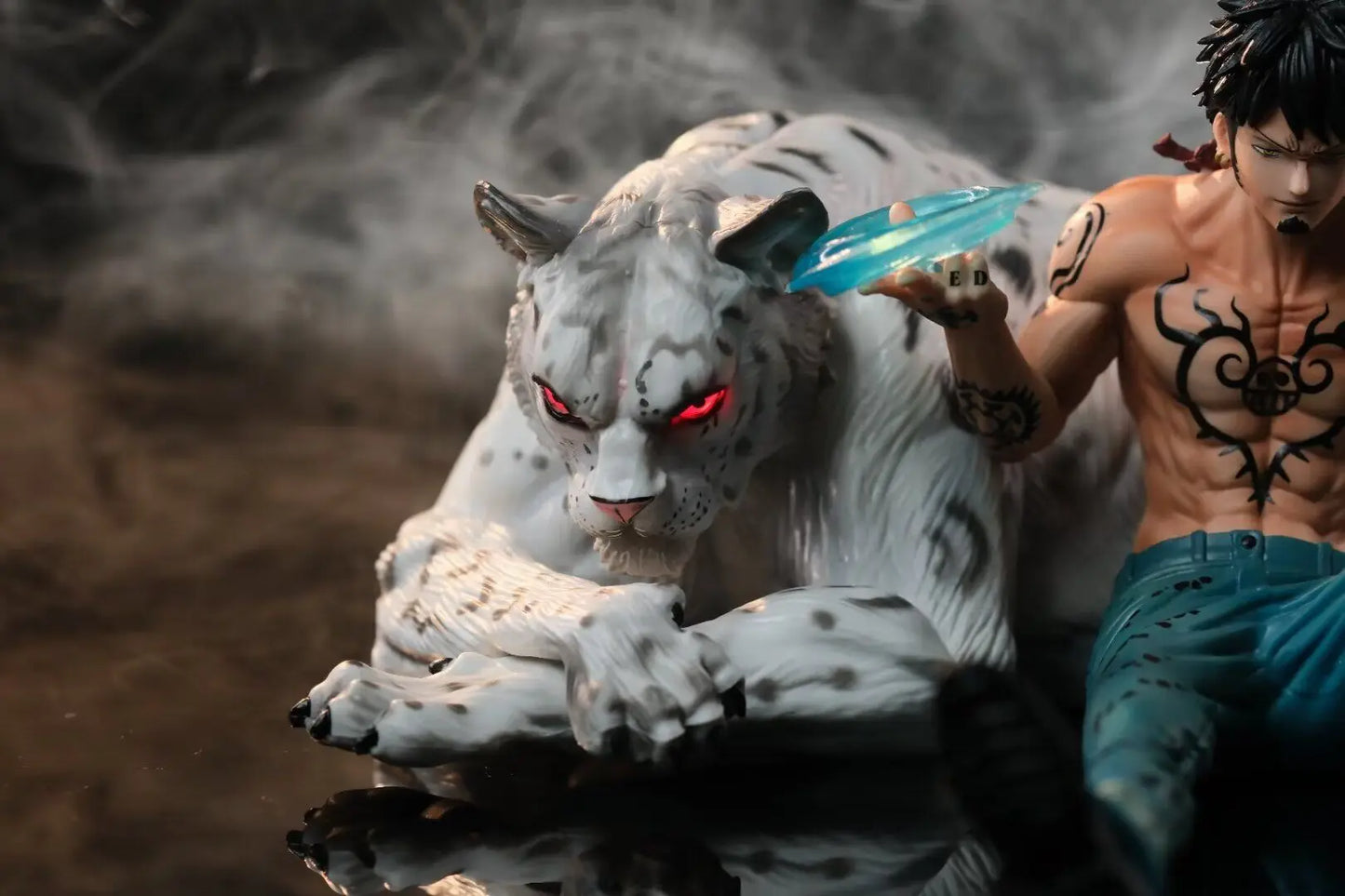 Trafalgar D. Water Law and Snow Leopard Anime Figurine, One Piece Action Figures Statues 25 CM