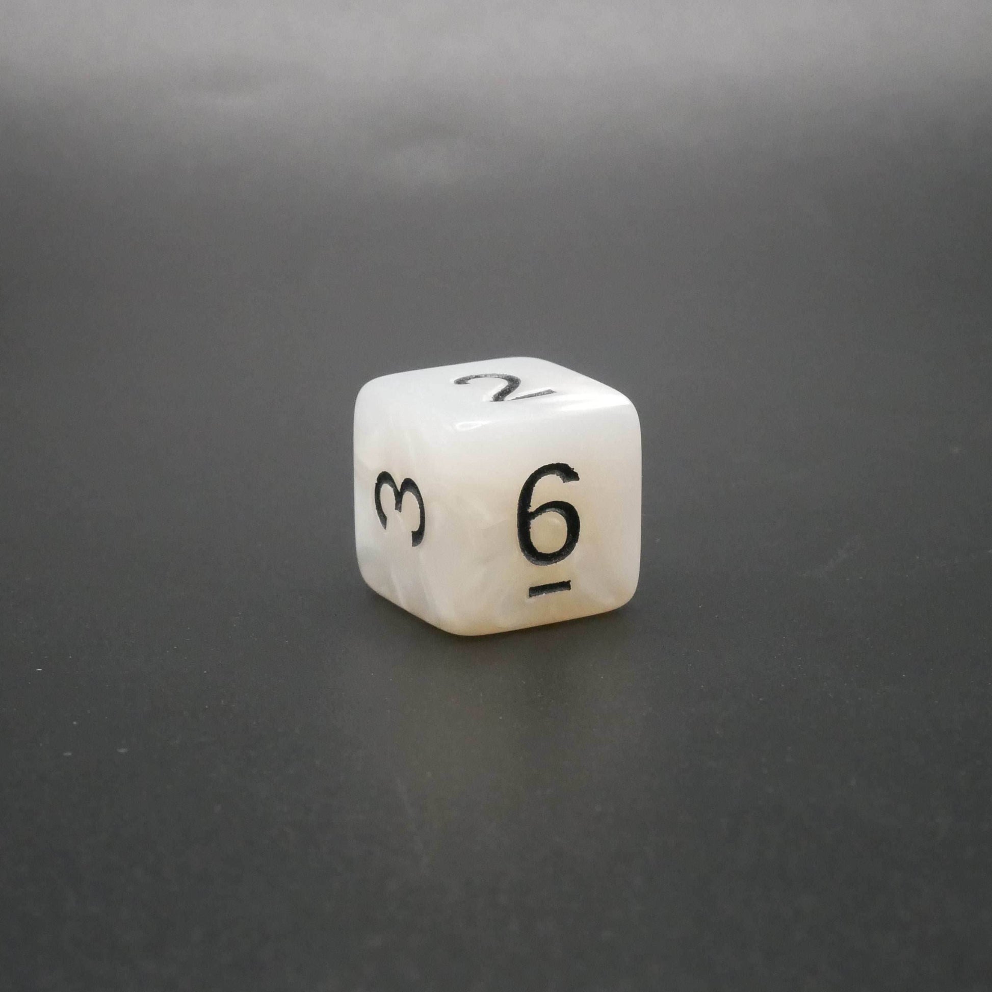 Snowy Owl - 7 Piece DnD Dice Set | Acrylic RPG Gaming Dice - 