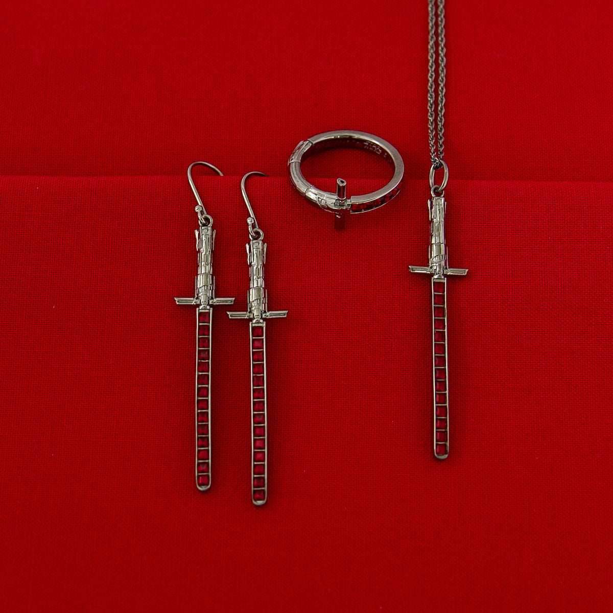 Star Wars X RockLove Kylo Ren Crystal Lightsaber Necklace - 