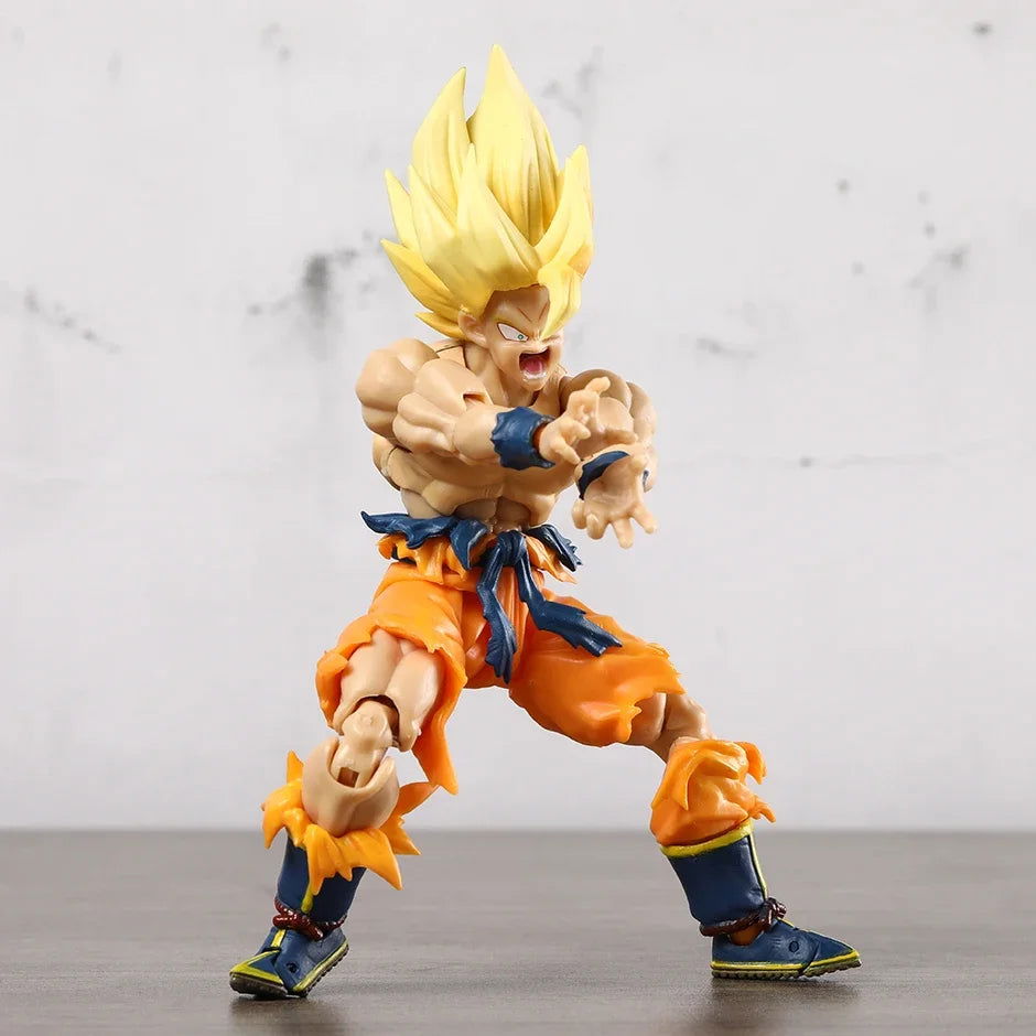 Super Saiyan Goku Posable Action Figure, Anime Dragon Ball Z Figurines PVC Articulated Collectible 16.5 cm