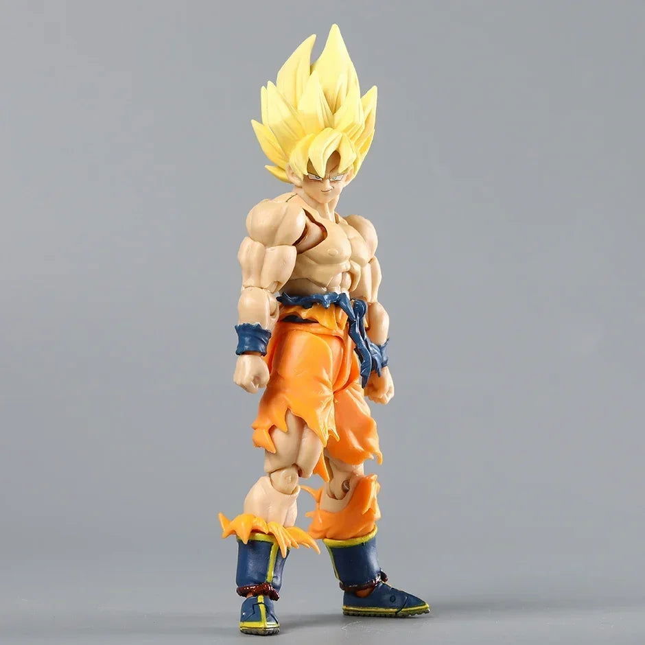 Super Saiyan Goku Posable Action Figure, Anime Dragon Ball Z Figurines PVC Articulated Collectible 16.5 cm