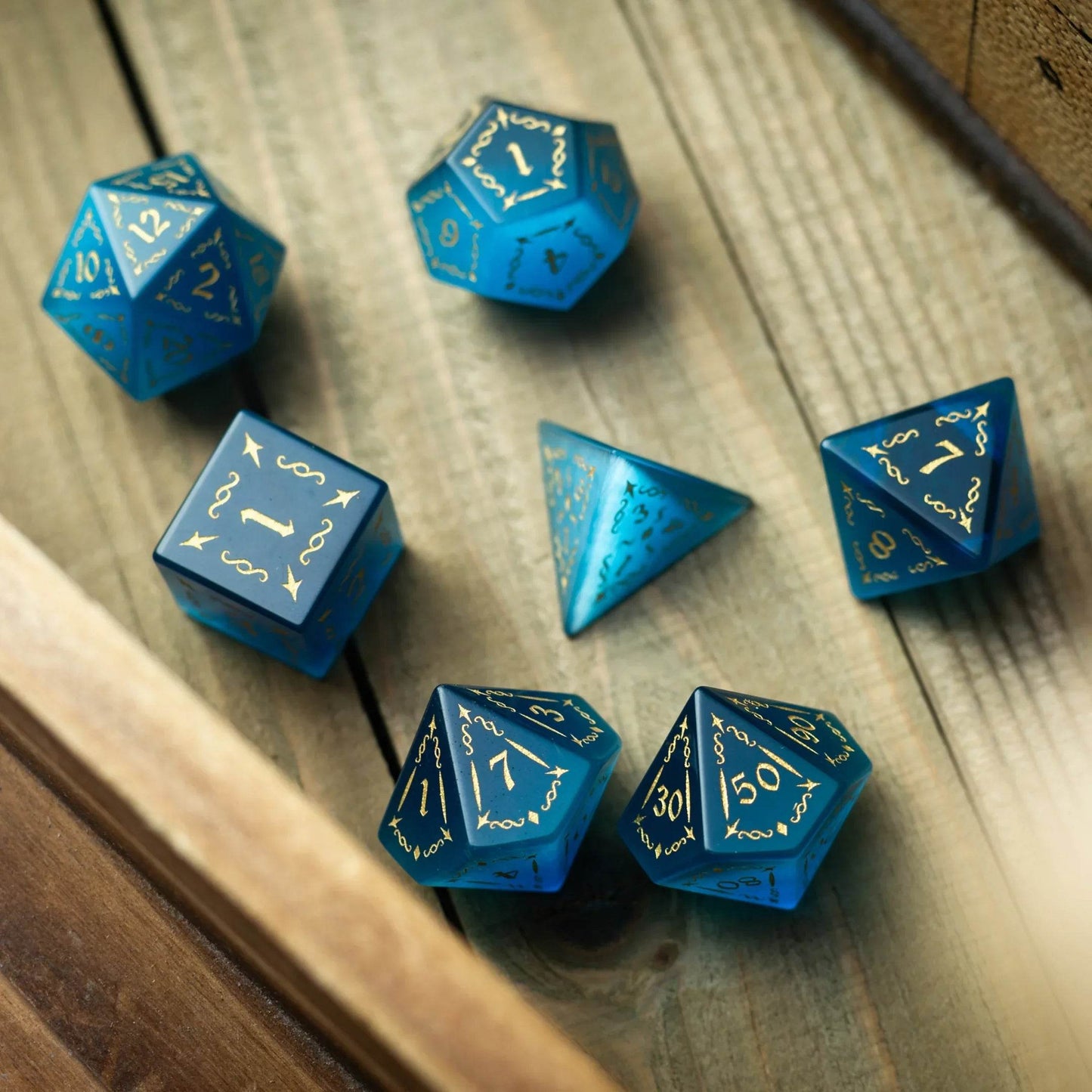 Vine Spike Gemstone Blue Cats Eye Stone DND Dice Set - Full Set And Free Dice Box