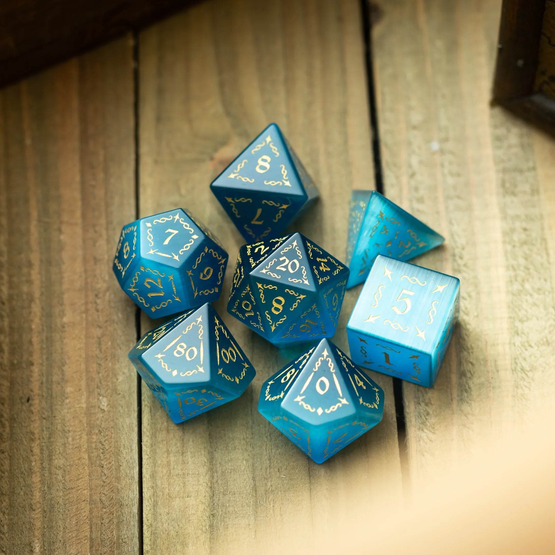 Vine Spike Gemstone Blue Cats Eye Stone DND Dice Set - Full Set And Free Dice Box