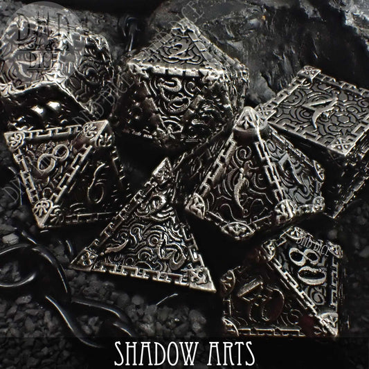 Jeu de dés en métal Shadow Arts