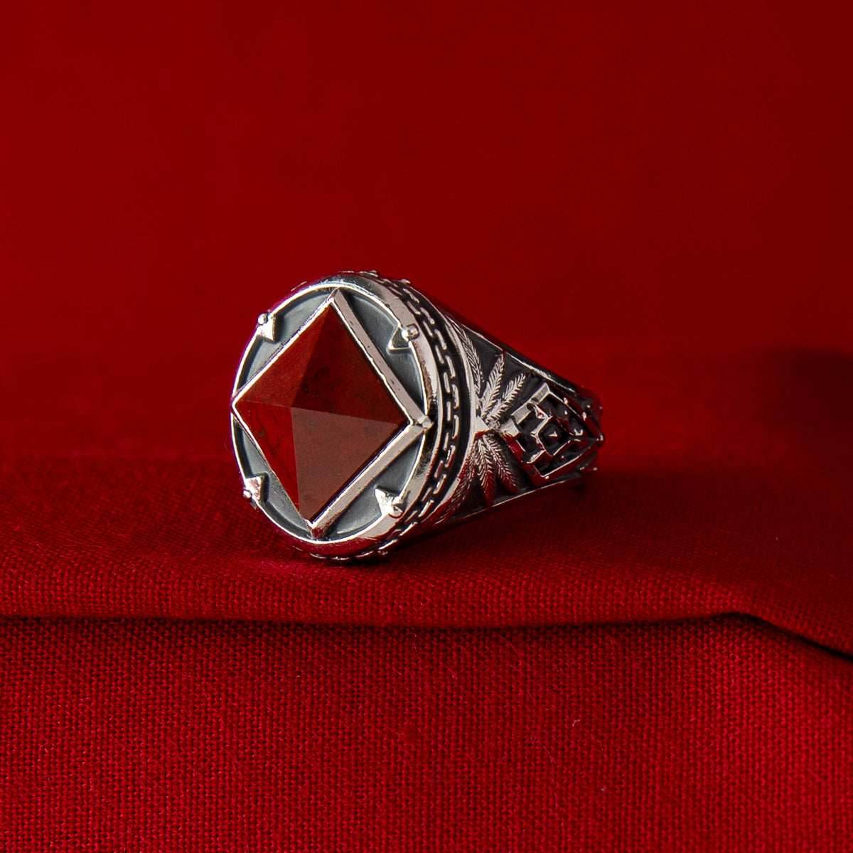 World of Warcraft X RockLove Horde Signet Ring - Size 6