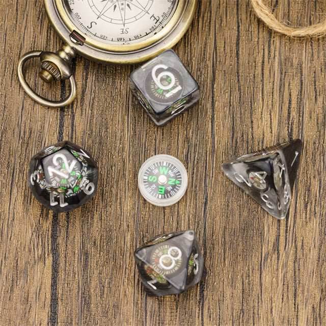 Compass Dice 7-Dice Set Clear w/ Moving Compass Inside Glitter Base Dnd - 
