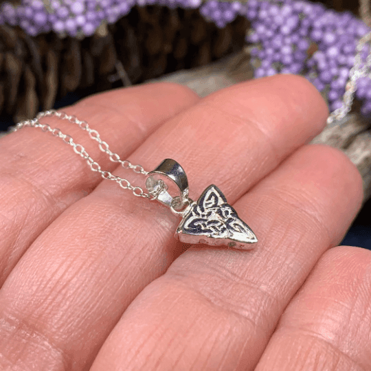 Petite Celtic Knot Necklace - 18