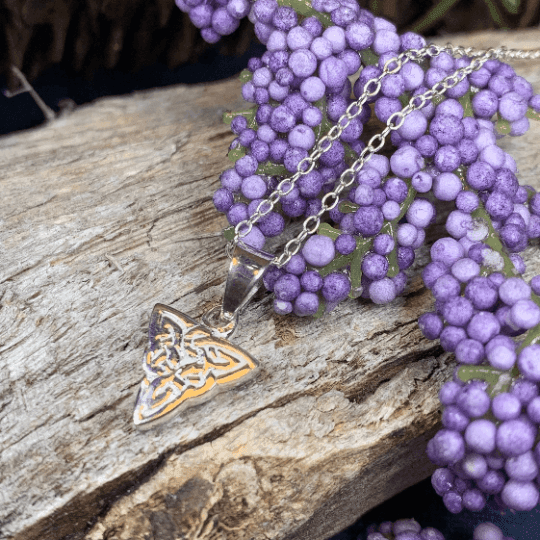 Petite Celtic Knot Necklace - 18