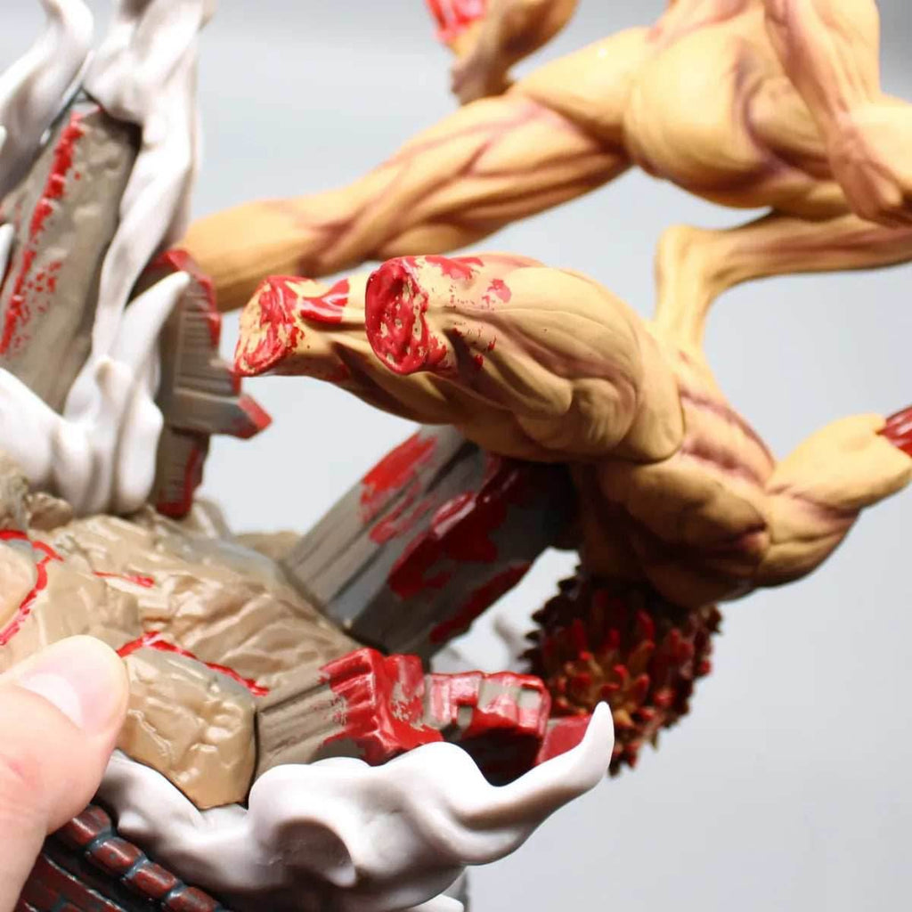 Attack on Titan Eren Jaeger Figure 29cm - PVC Armored Titan Statue - with box
