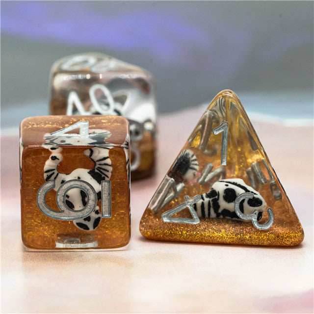 Desert Bull Head 7-Dice Set w/Silver Numbers White Skull on Gold Glitter - 