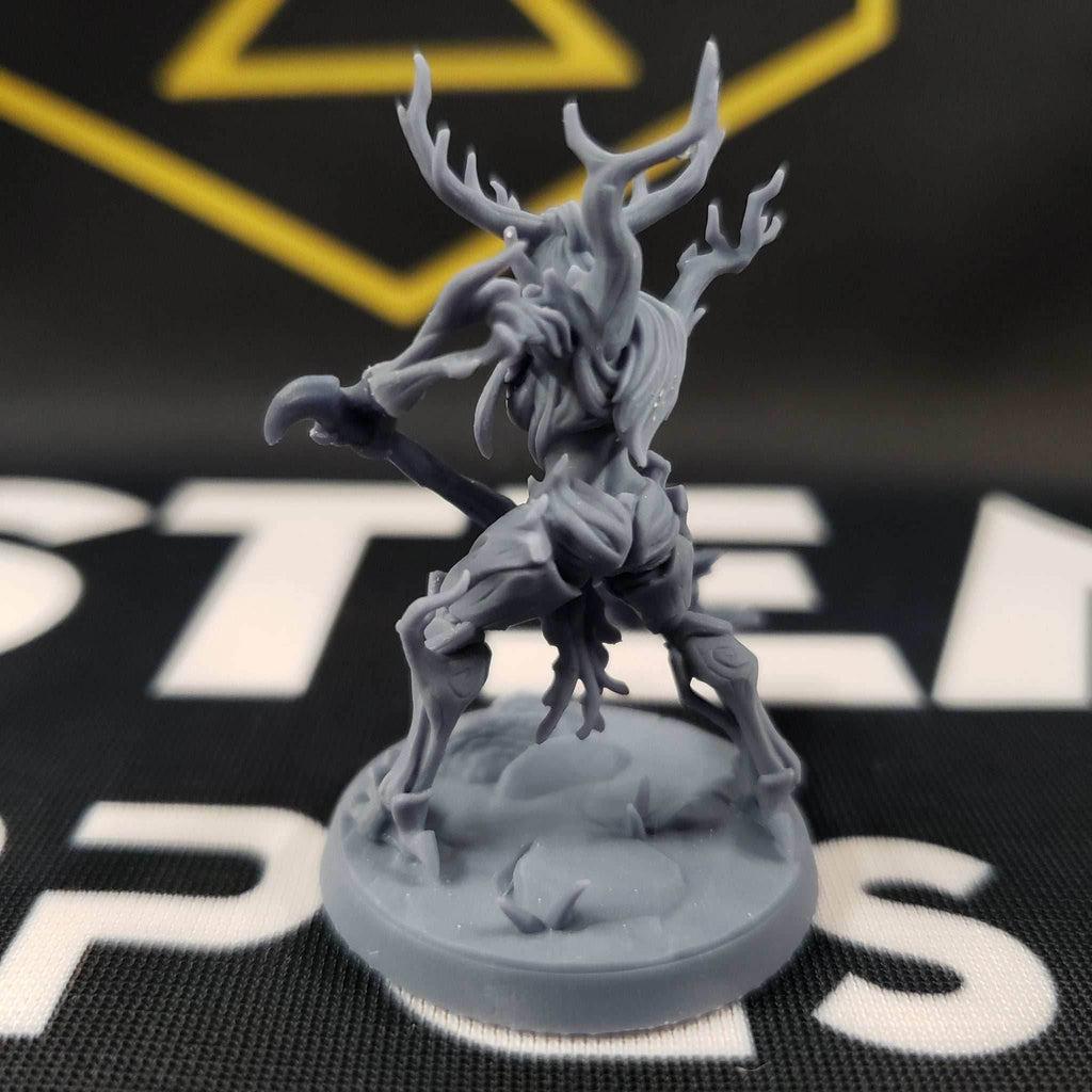 Barkwraith Spriggan: Sculpt C (Female Treefolk Ranger / Warrior) - Treefolk Appearance / Halberd