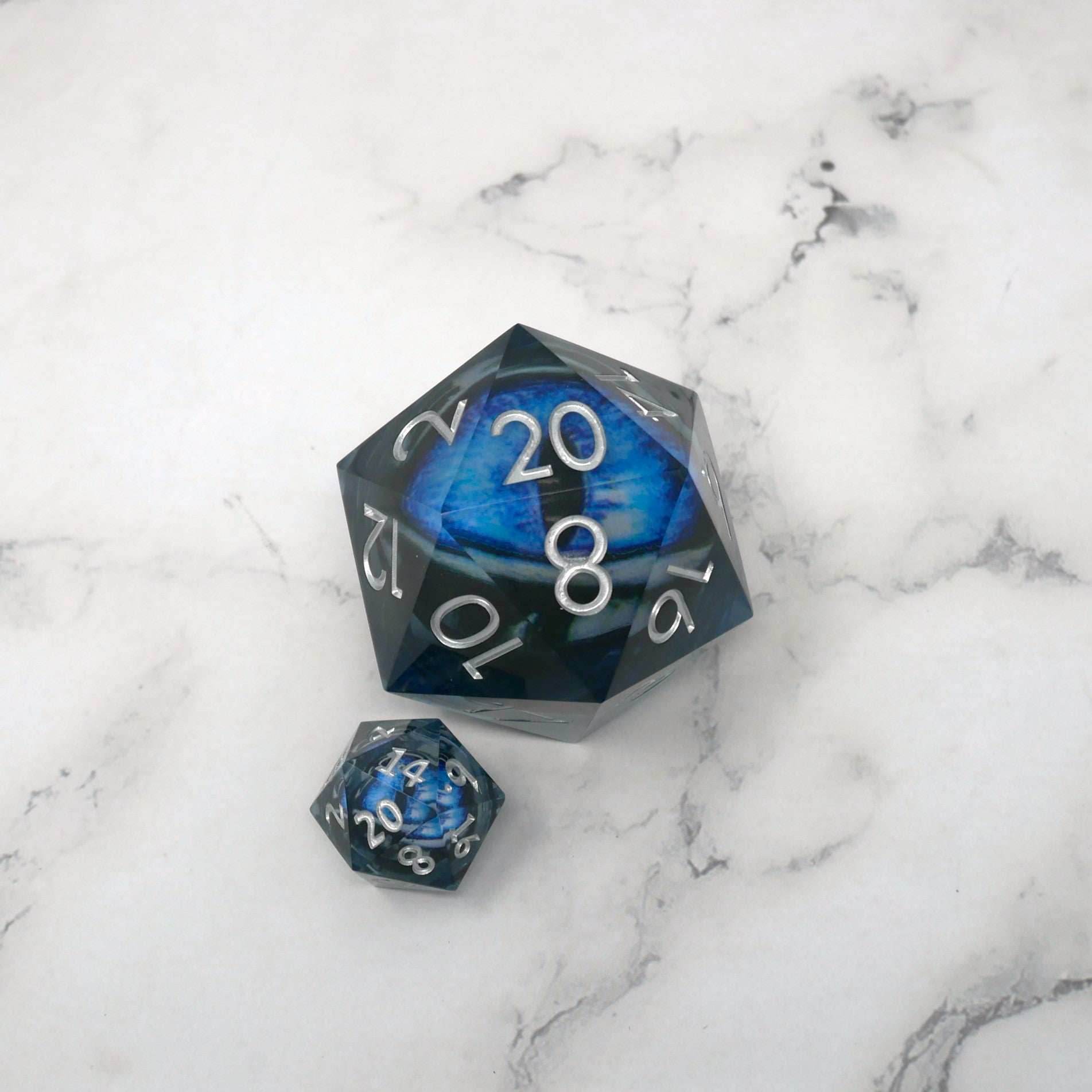Blue Slaadi's Eye - Giant D20 Moving Eye DnD Dice | Acrylic RPG Gaming Dice - Superchonk 50mm