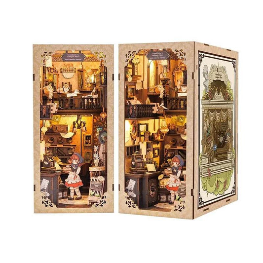 Book Nook Wizardi Miniature - Grandfather's Antique Store Roombox Kit - 