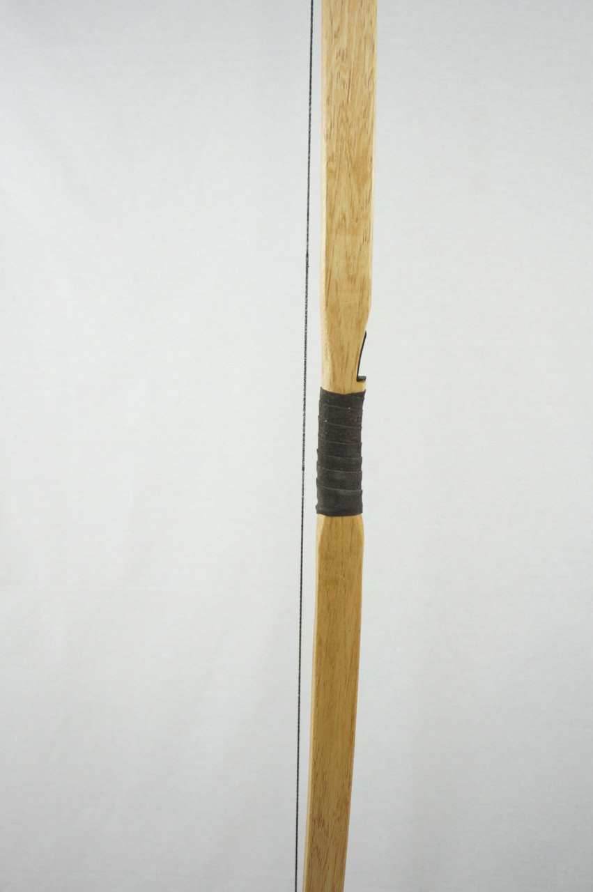 Classic Traditional Longbow - 20-25 / Right Hand