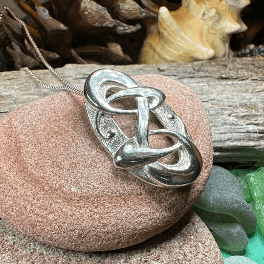 Nadine Modern Celtic Knot Necklace - 18