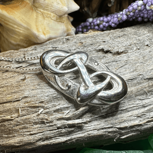 Nadine Modern Celtic Knot Necklace - 18
