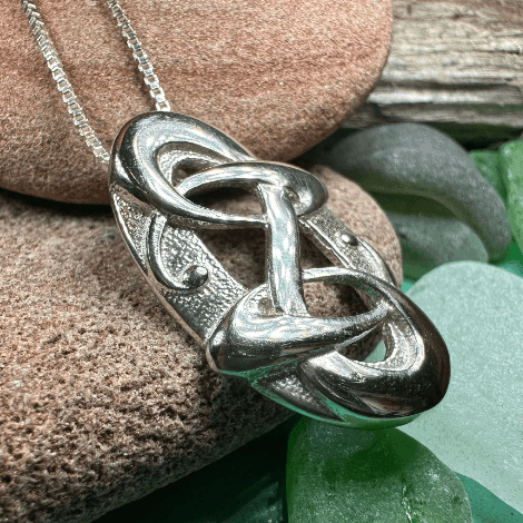 Nadine Modern Celtic Knot Necklace - 18